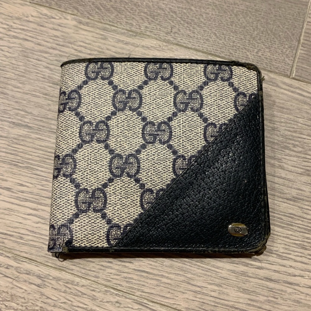 Vintage Leather Gucci Wallet